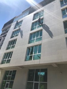 ვიტრაჟების წმენდა